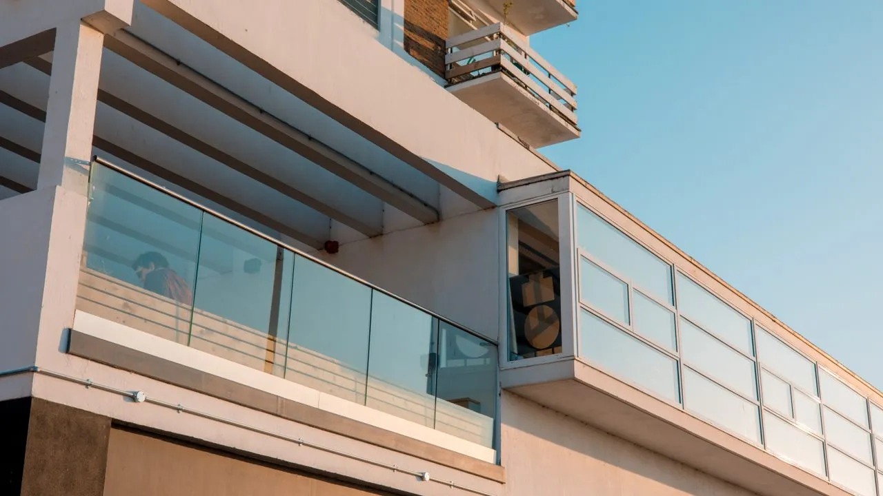 Twelve-metre windows with sea views